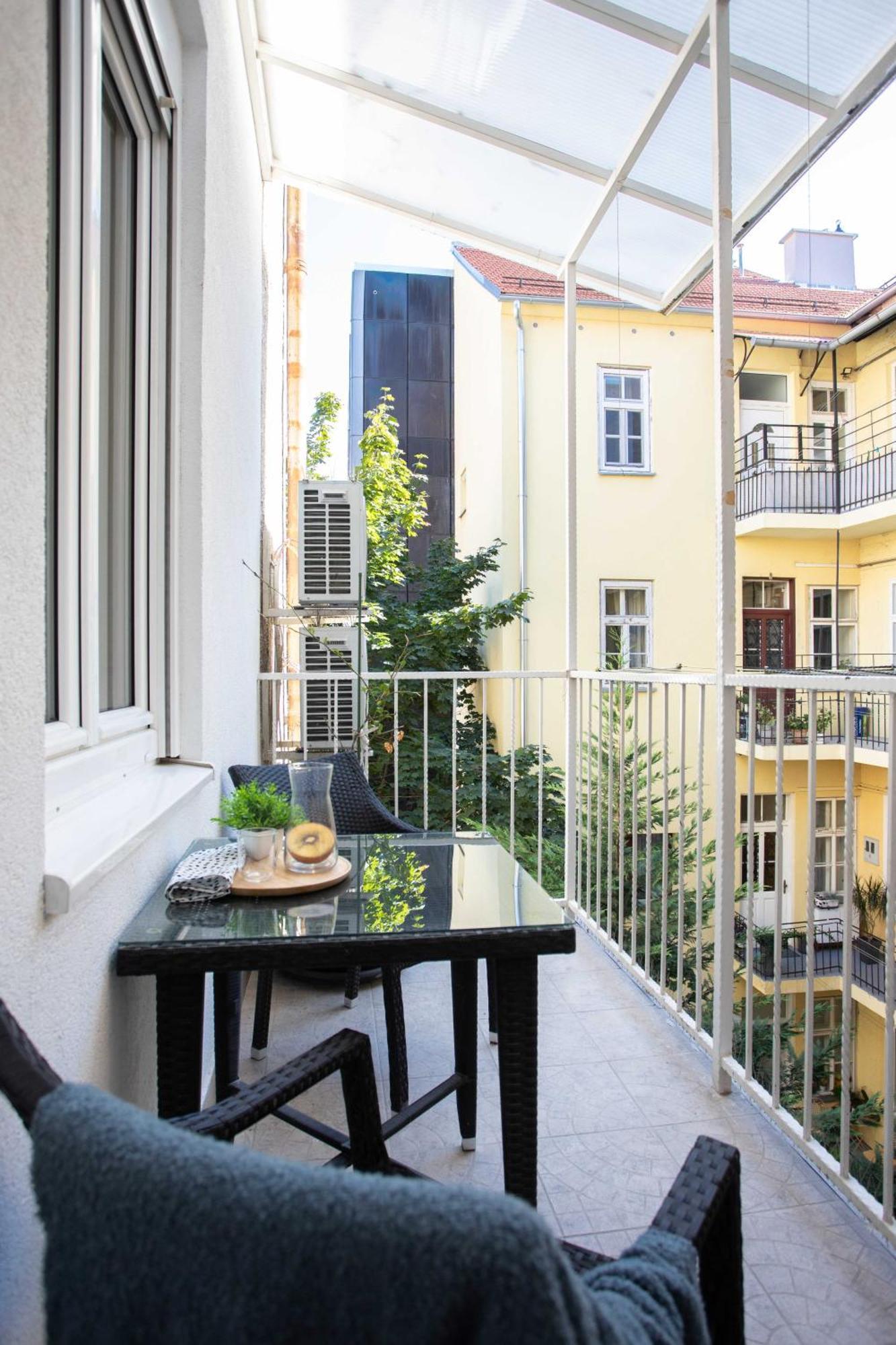 Design And Modern Apartments In Heart Of Загреб Екстериор снимка
