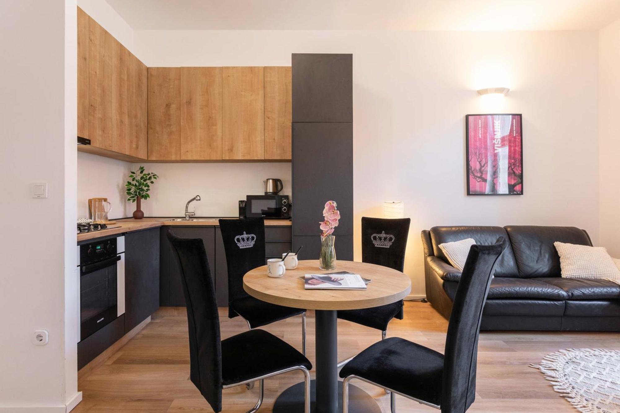 Design And Modern Apartments In Heart Of Загреб Екстериор снимка