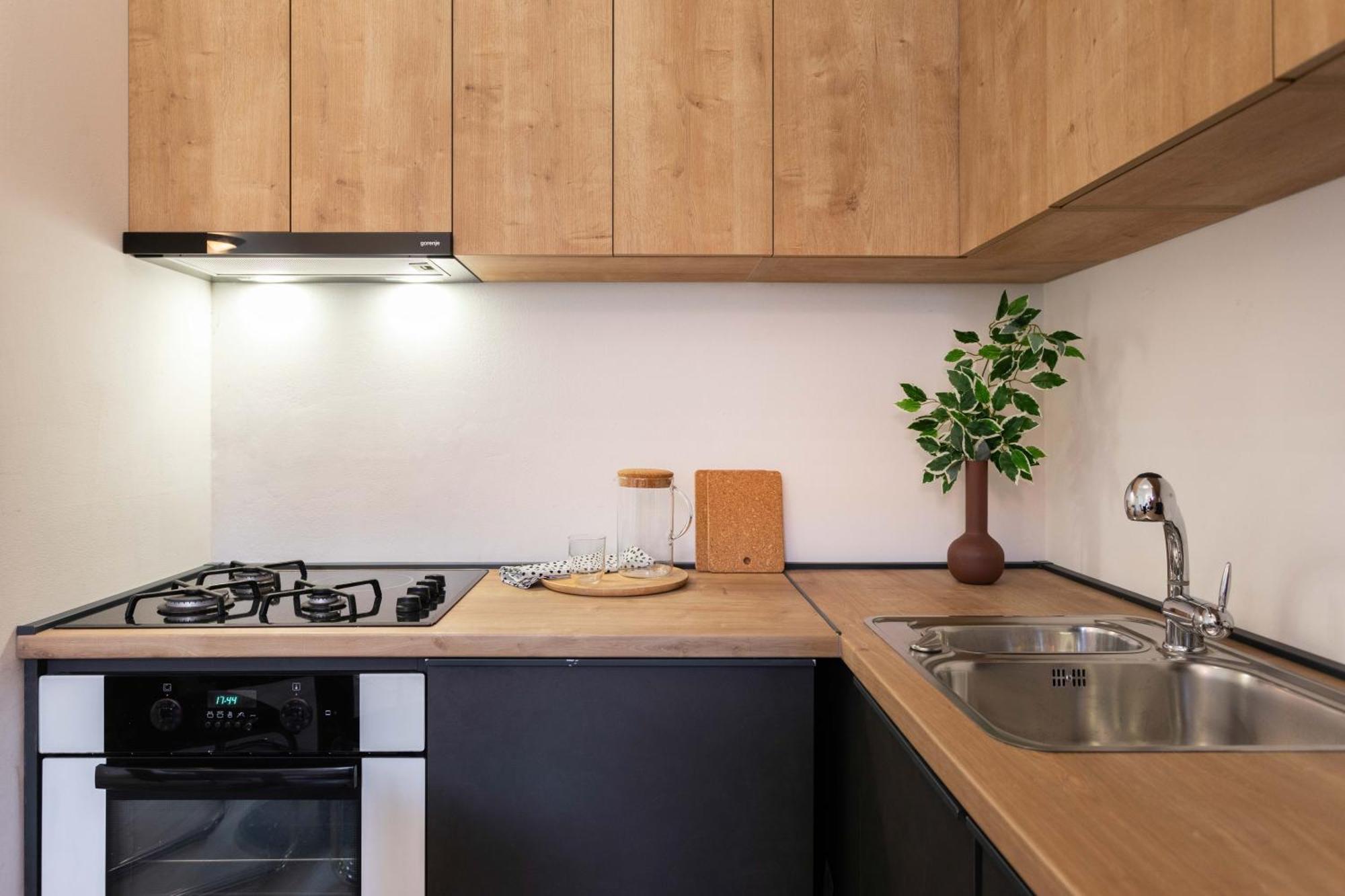 Design And Modern Apartments In Heart Of Загреб Екстериор снимка