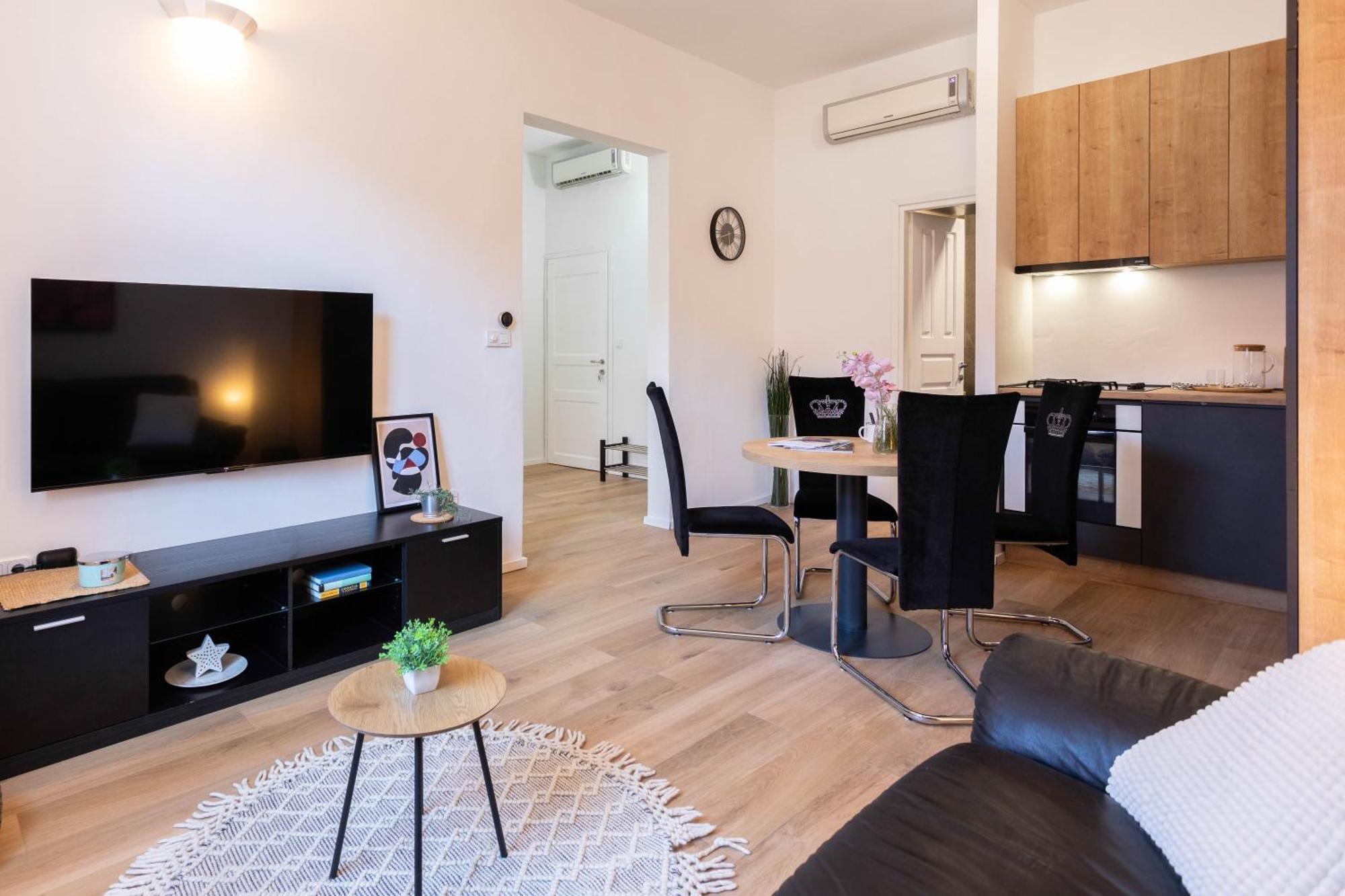 Design And Modern Apartments In Heart Of Загреб Екстериор снимка