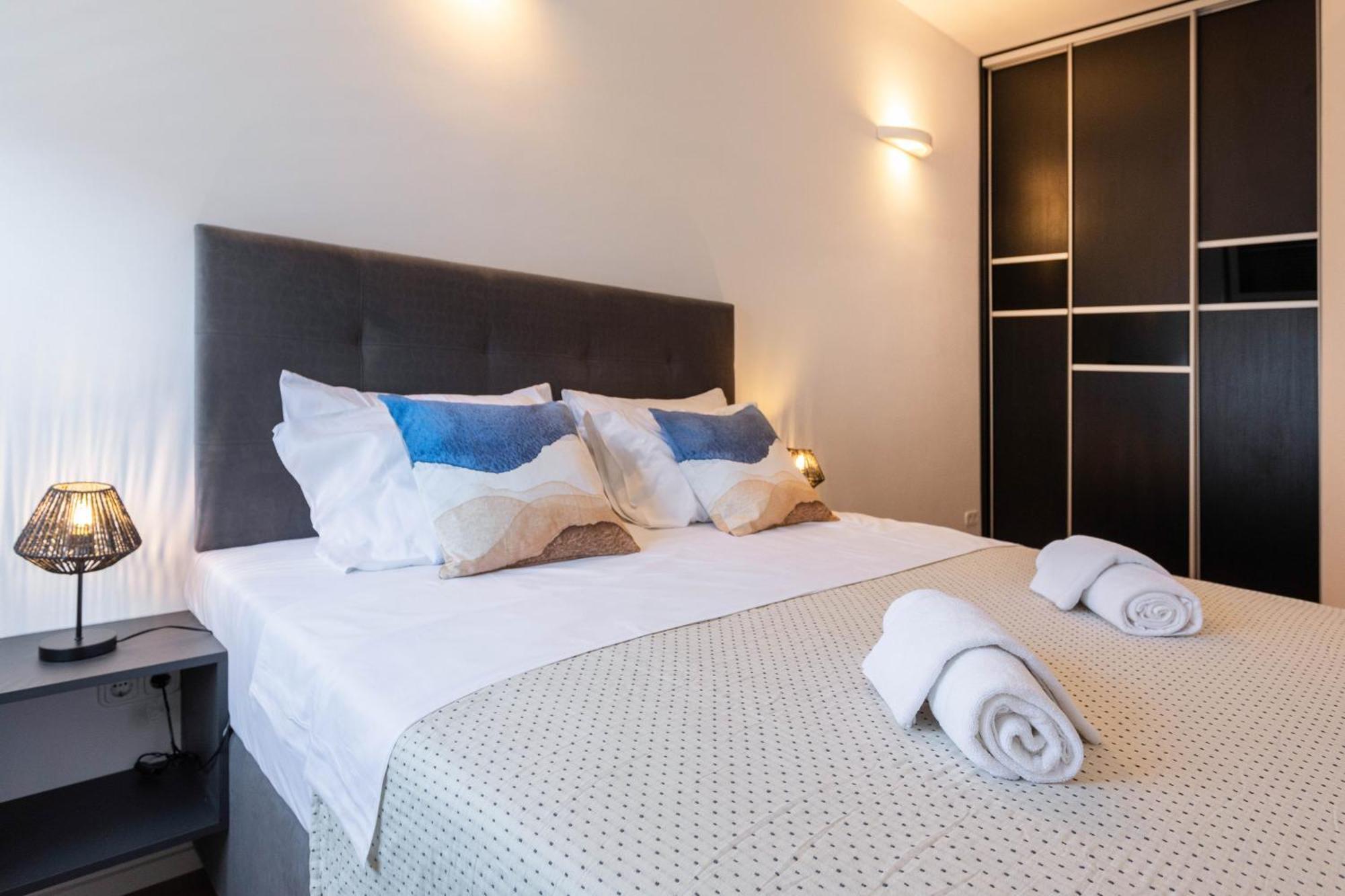 Design And Modern Apartments In Heart Of Загреб Екстериор снимка